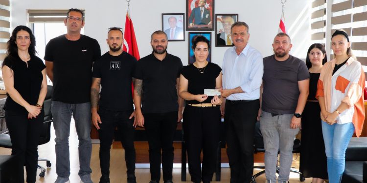 “Adalet İçin Koşuyoruz” temasıyla düzenlenen halk koşusundan elde edilen gelir Şampiyon Melekleri Yaşatma Derneği’ne bağışlandı