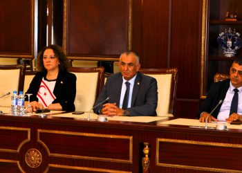 Çavuşoğlu ve heyeti, Azerbaycan Milli Meclisi Bilim ve Eğitim Komitesi ile görüştü