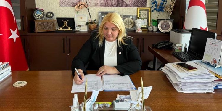 Mehmetçik Büyükkonuk Belediye Başkanı Tuğlu’dan anneler günü mesajı