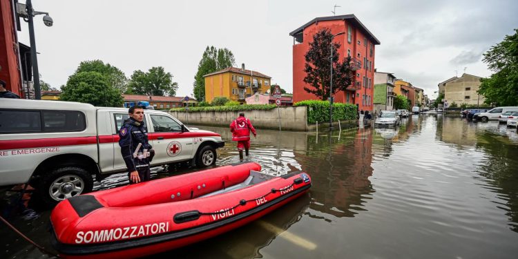 İtalya'nın Milano kentinde aşırı yağışlar nedeniyle su baskınları yaşandı