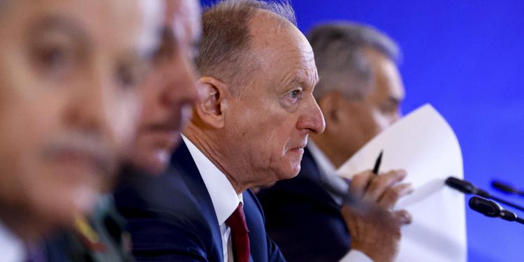 Putin, eski Rusya Güvenlik Konseyi Sekreteri Patruşev'i yardımcısı olarak atadı