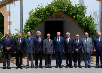 Cumhurbaşkanı Tatar,  TMT Mücahitler Derneği yeni yönetim kurulu üyelerini kabul ederek görüştü