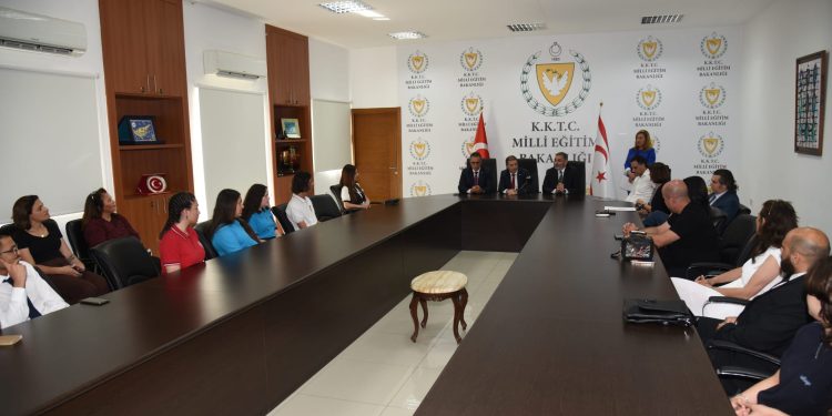 Ortaokul ve Liseler Arası 4’üncü Kısa Öykü Yarışması kazananları ödüllendirildi