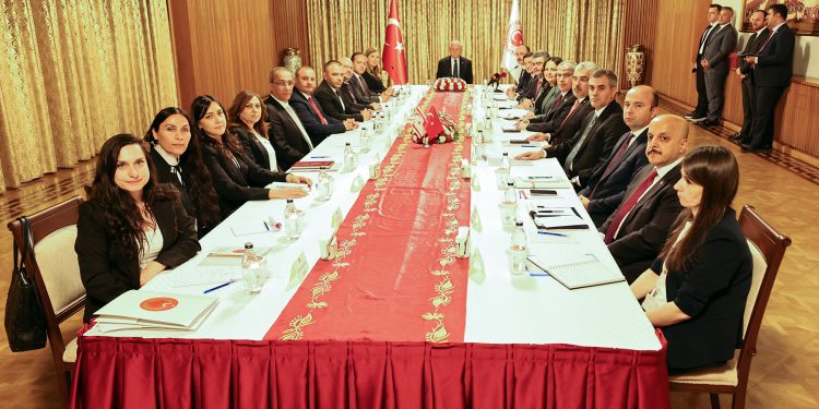 Meclis heyeti TBMM Başkan Vekili Adan ile bir araya geldi