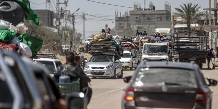 UNRWA: Refah'tan 300 bin kişinin göç etmek zorunda kaldığı tahmin ediliyor