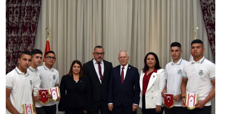 Sedat Simavi Endüstri Meslek Lisesi öğrencileri Cumhuriyet Meclisi Başkanı Töre’yi ziyaret etti