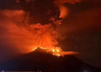 Ruang Yanardağı nedeniyle 12 bin kişi tahliye edildi