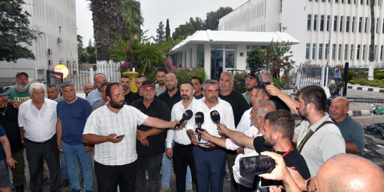 “Et ithali kararı Cuma’ya kadar geri çekilmezse Pazartesi genel grev yapılacak”