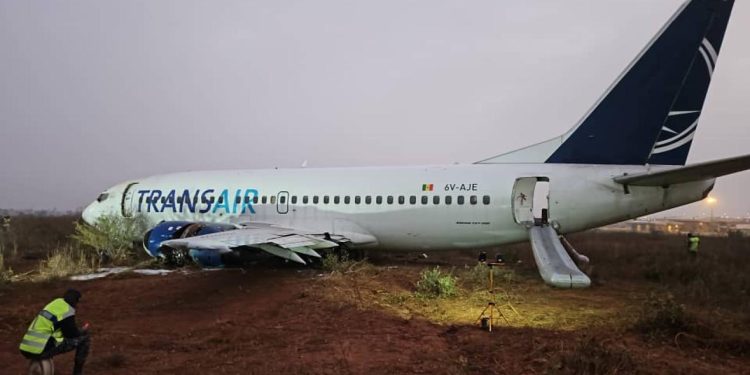 Senegal'de yolcu uçağı pistten çıktı