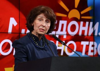 Kuzey Makedonya'nın ilk kadın Cumhurbaşkanı Siljanovska Davkova oldu