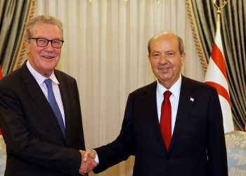 Cumhurbaşkanı Tatar, eski BM Genel Sekreteri Kıbrıs Özel Danışmanı Alexander Downer’i kabul etti
