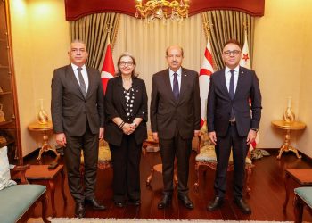 Cumhurbaşkanı Tatar, emekliye ayrılan Şefik ile Yüksek Mahkeme Başkanlığı’na atanan Özerdağ’ı kabul etti