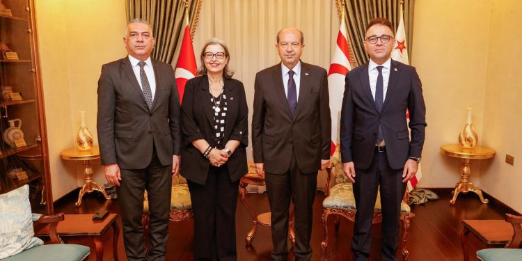 Cumhurbaşkanı Tatar, emekliye ayrılan Şefik ile Yüksek Mahkeme Başkanlığı’na atanan Özerdağ’ı kabul etti