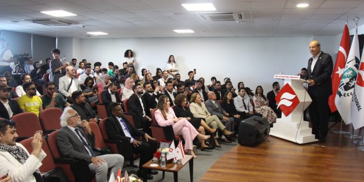 Cumhurbaşkanı Ersin Tatar, UFÜ , Study More ve Alyasin Grup iş birliğinde düzenlenen tanıtım etkinliğine katıldı