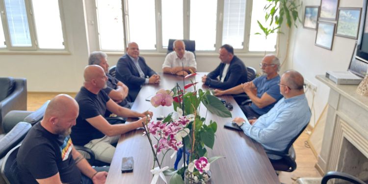 TDP heyeti, Lefke Belediye Başkanı Aziz Kaya’yı ziyaret etti