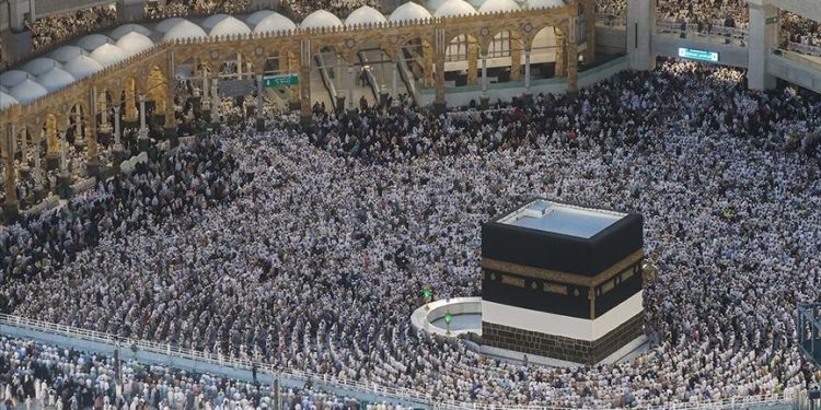 Suudi Arabistan hac döneminde “hac vizesi” olmayanlara 10 bin riyal ceza uygulayacak