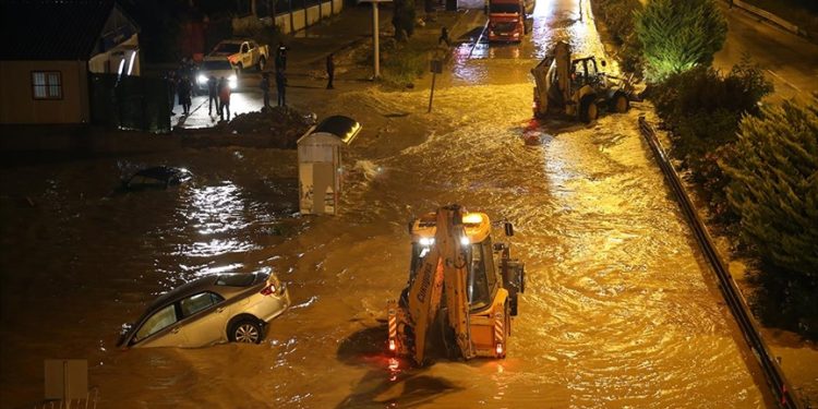 Hatay’da sağanak hayatı olumsuz etkiledi