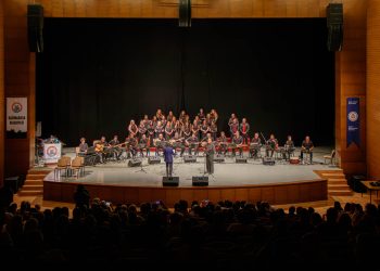 Gazimağusa Belediyesi Türk Halk Müziği Korosu “Türkülerle Bahar” konseri verdi