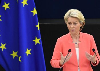 Von der Leyen: Putin bombalamayı durdurursa barış görüşmeleri yapılabilir