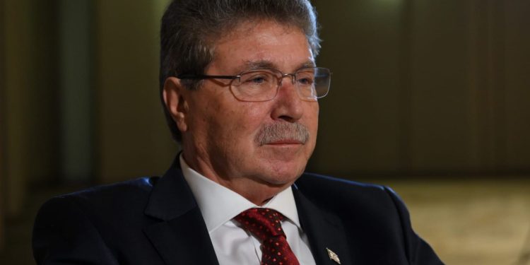 Başbakan Üstel’den sağduyu çağrısı