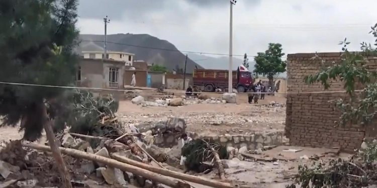 WFP: Afganistanda yardım kamyonları bölgeye giremiyor