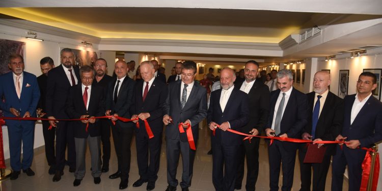 YDÜ Güzel Sanatlar Mayıs Sergisi ve 2. Kampüste Yaşam Fotoğraf Yarışması Sergisi açıldı