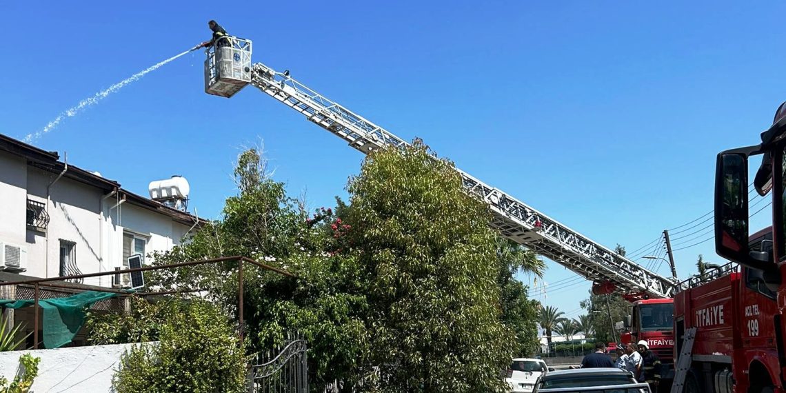 Göçmenköy’de bir evin çatısında yangın!