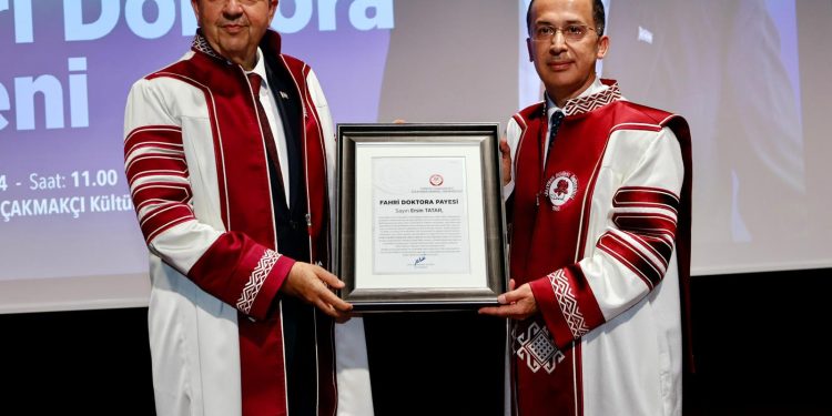 Cumhurbaşkanı Tatar’a, Süleyman Demirel Üniversitesi’nde fahri doktora takdim edildi