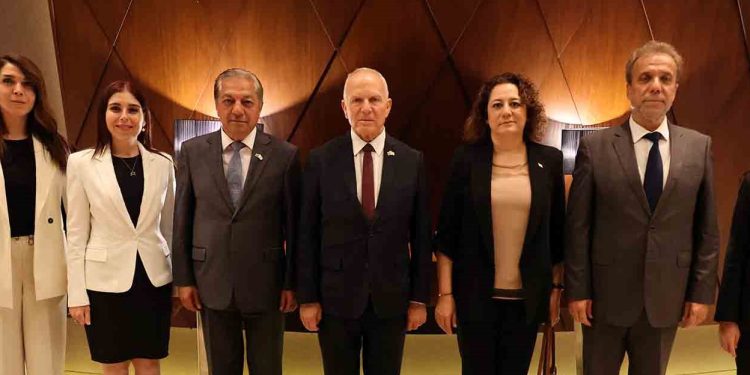 Töre ve beraberindeki heyet, Bakü’de