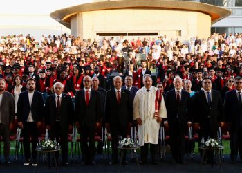 Cumhurbaşkanı Tatar:Ülkenize ve insanlığa hizmet etmeniz en büyük temennim