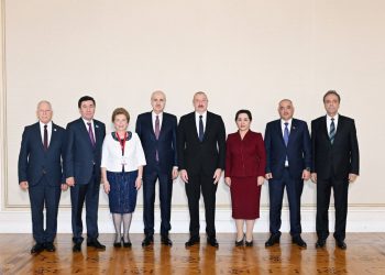 Töre, TÜRKPA’ya katılan konuk heyetler ile birlikte Aliyev tarafından kabul edildi