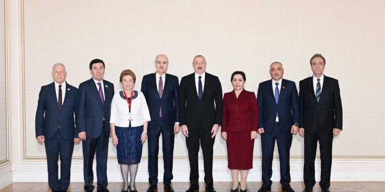 Töre, TÜRKPA’ya katılan konuk heyetler ile birlikte Aliyev tarafından kabul edildi