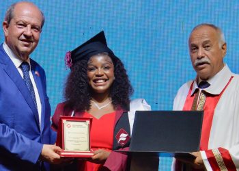 Cumhurbaşkanı Tatar, Final Üniversitesi’nin mezuniyet töreninde konuştu: “Hayat boyu eğitim ve başarıyı kovalamak, hepinizin hedefi olmalıdır”