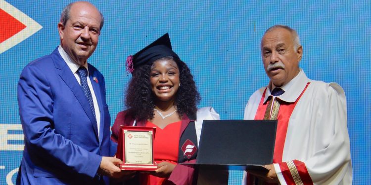 Cumhurbaşkanı Tatar, Final Üniversitesi’nin mezuniyet töreninde konuştu: “Hayat boyu eğitim ve başarıyı kovalamak, hepinizin hedefi olmalıdır”