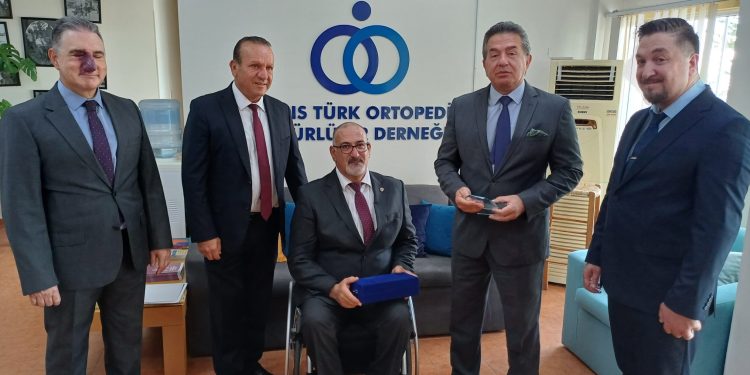 Koopbank’tan Ortopedik Özürlüler Derneği’ne engelli aracı yardımı