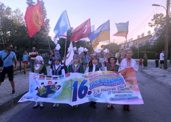 FOGEM’in 16. Uluslararası Yaz Sevinci Çocuk Festivali’nin açılış gösterileri dün akşam yapıldı