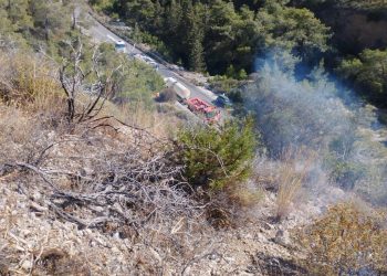 Toroslu:Yangına karadan da müdahale edilebilmesi için şu anda dozerlerle şerit açılmaya çalışılıyor