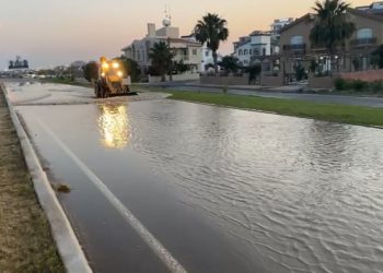 Geçitköy-Gazimağusa su boru hattı patladı
