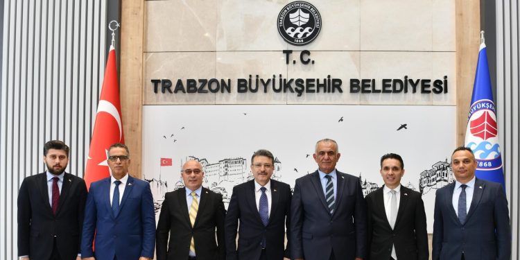 Milli Eğitim Bakanı Çavuşoğlu Trabzon’da resmi temaslarda bulunuyor