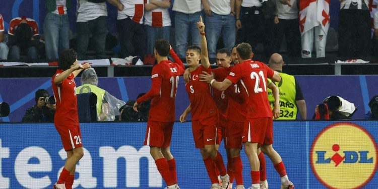 Milliler galibiyetle başladı