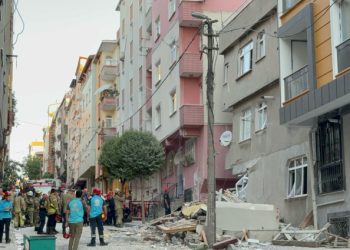 İstanbul Bahçelievler’de 4 katlı bina çöktü