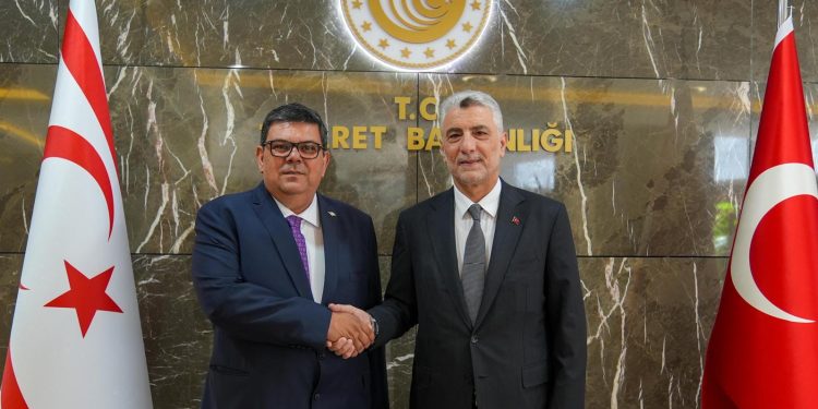 Maliye Bakanı Berova ile TC Ticaret Bakanı Bolat protokol imzaladı