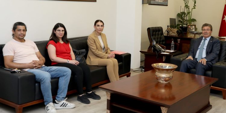 Başbakan Üstel, TIP- İŞ Başkanı Gürkut ve Yönetim Kurulu üyelerini kabul etti