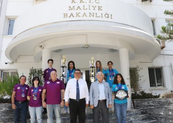Maliye Bakanı Berova, KKTC Tekvando Milli Takımı heyetini kabul etti