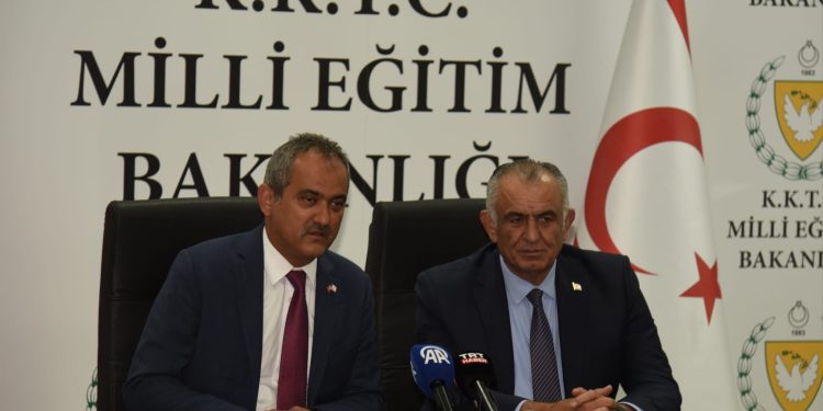 Milli Eğitim Bakanı Çavuşoğlu, Özer ve heyetini kabul etti