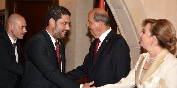 Cumhurbaşkanı Tatar ve eşi Sibel Tatar Cumhurbaşkanlığı’nda bayram tebriği kabul etti