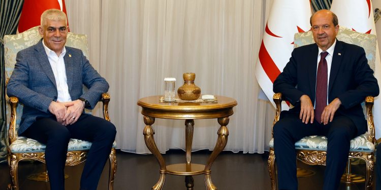 Cumhurbaşkanı Tatar, Kıbrıs Türk Sanayi Odasını kabul etti