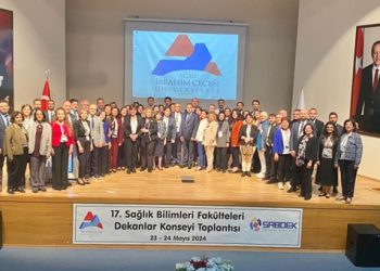 DAÜ Sağlık Bilimleri Fakültesi Dekanı ve SABDEK Yürütme Kurulu Üyesi Prof. Dr. Mehtap Malkoç, SABDEK Genel Kurulu’na katıldı