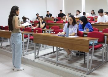 DAÜ Giriş ve Burs Sınavı yapıldı. Yerleştirme ve burs sonuçları 20.00’den sonra açıklanacak