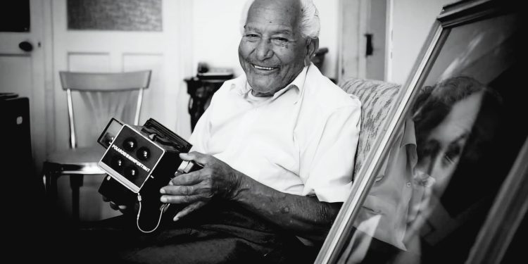 Başbakan Üstel’den Mustafa Diana için taziye mesajı